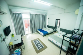 MKB Homestay - Landed Studio room with 2 Queen bed and Free gated Parking